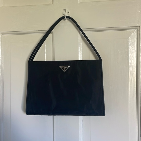 Prada bag - Picture 1 of 5